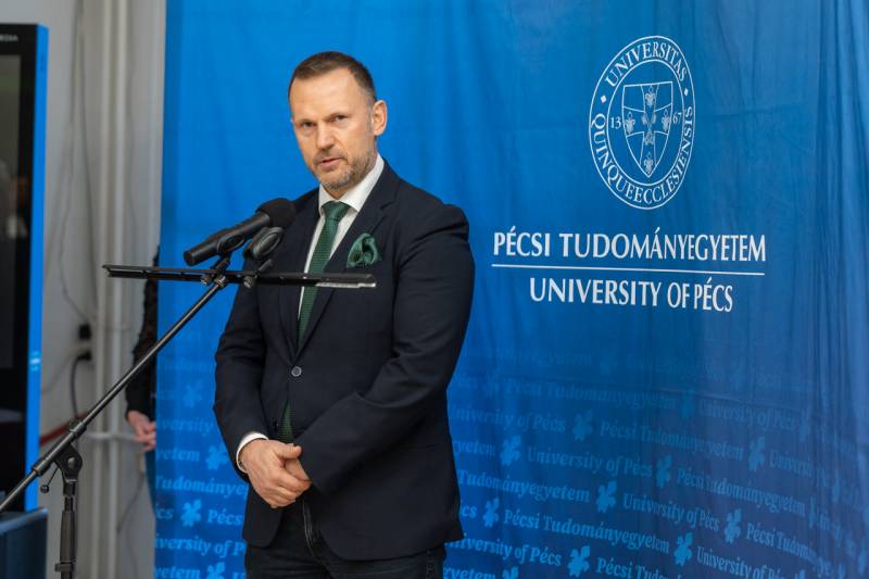 2024_12_13_pte imaszoba_27.jpg